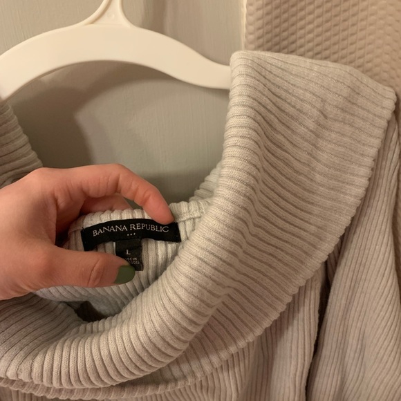 Banana Republic Factory Ribbed-Off Shoulder Sweater - Picture 3 of 4